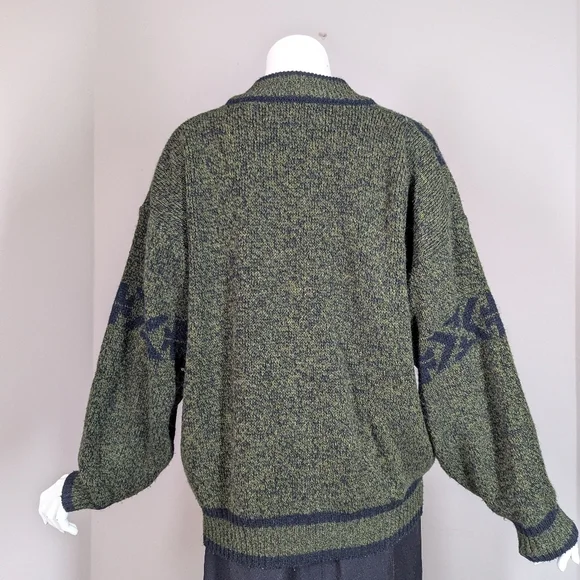 Vintage 80s/90s Graphic Knit Cardigan – Academia Patch – Moss Green Preppy - Picture 9 of 9